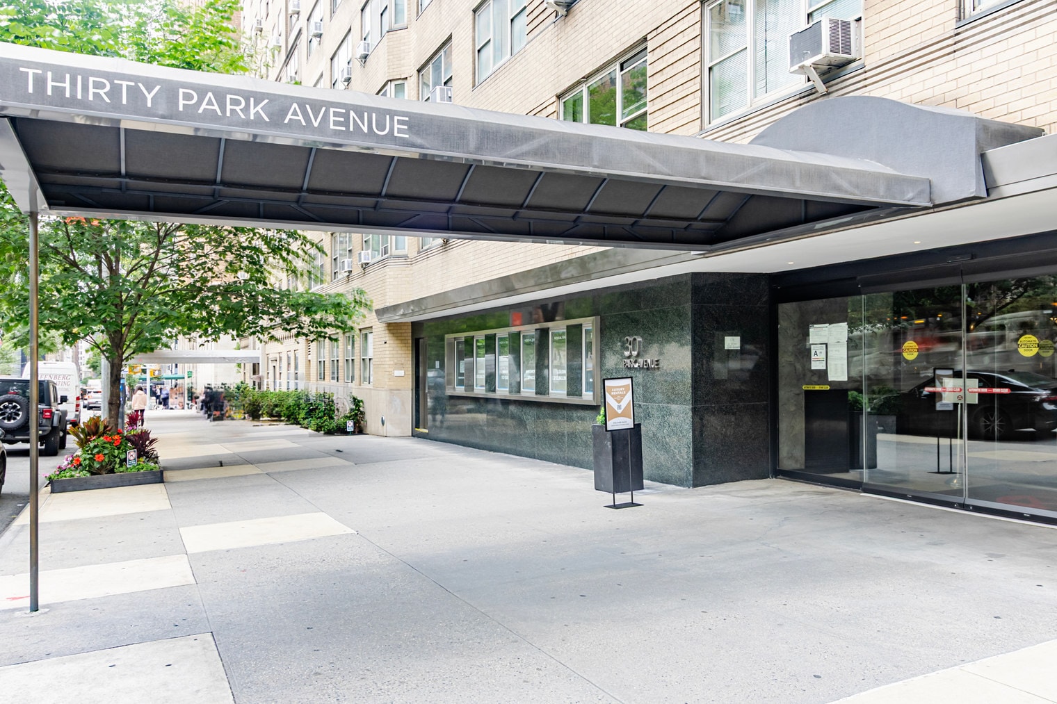Building Photo - 28 Park Ave