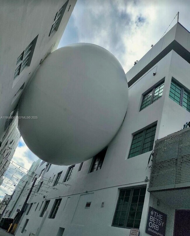 Building Photo - 1685 Jefferson Ave