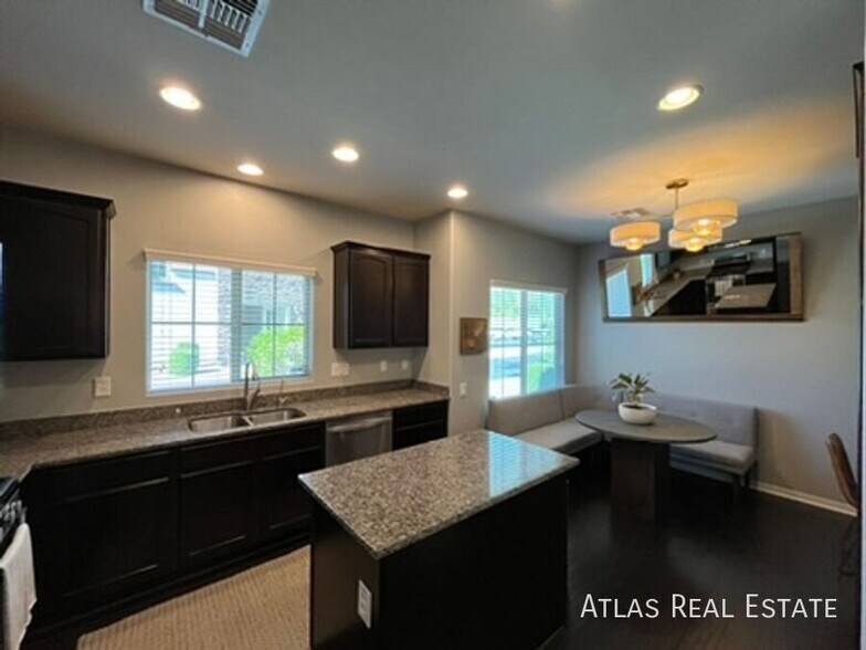 Building Photo - 3630 E Covey Ln