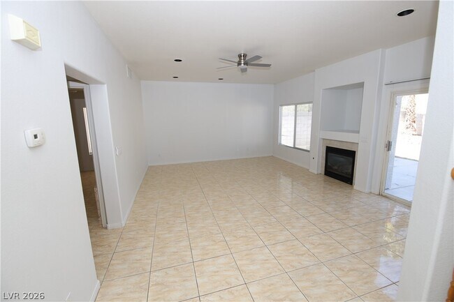 Building Photo - 554 Campus Oaks Ct