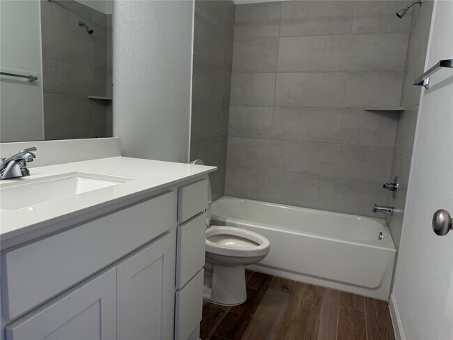 Building Photo - 4942 Hitchings Ct