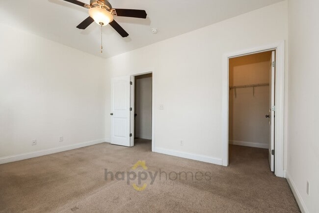 Building Photo - Modern 2x2.5 Living in the Heart of Park Circle