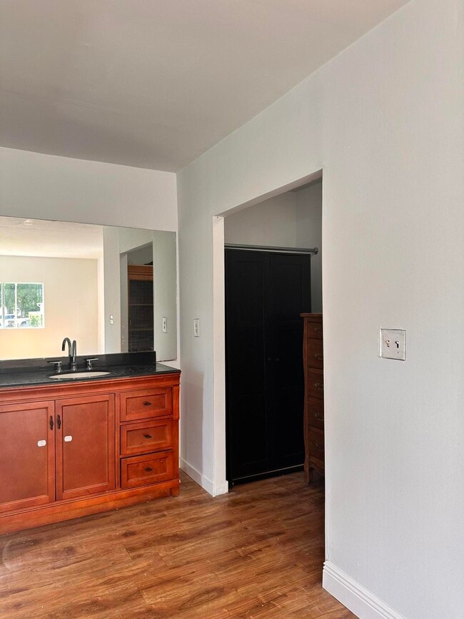 Building Photo - 11898 Cove Pl