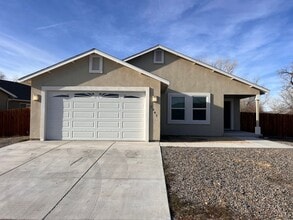Building Photo - Charming 3 Bedroom, 2 bath, 2 car garage home in Fallon