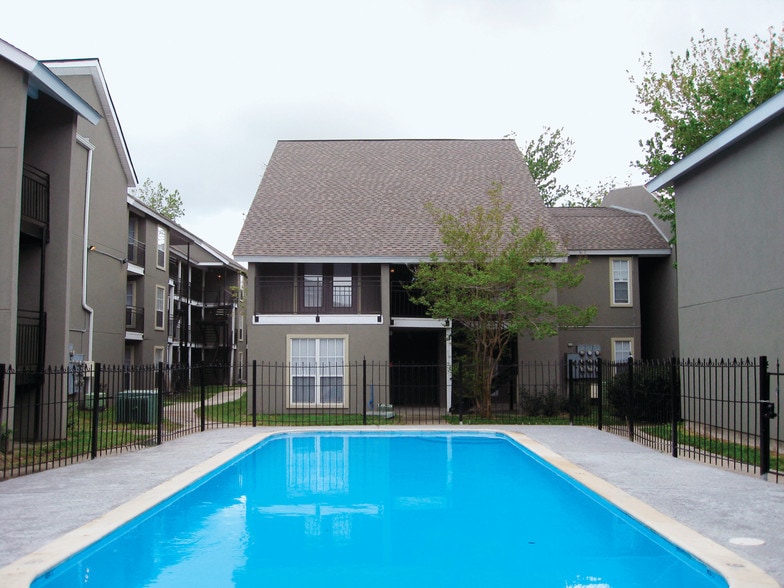 Westchase Harvey, LA Apartment Finder