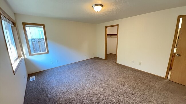 Building Photo - 50% OFF One Month's RENT! 3 Bedroom 2 Bath Renovated House with/ Fenced Backyard on Dead End Street