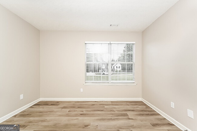 Building Photo - 611 Longstreet Ln
