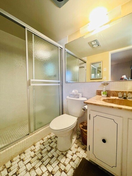 Building Photo - 257 S Cypress Rd