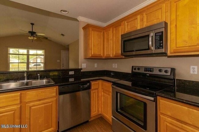 Building Photo - LONG BEACH SCHOOLS - 3 BED, 2 BATH BRICK HOME