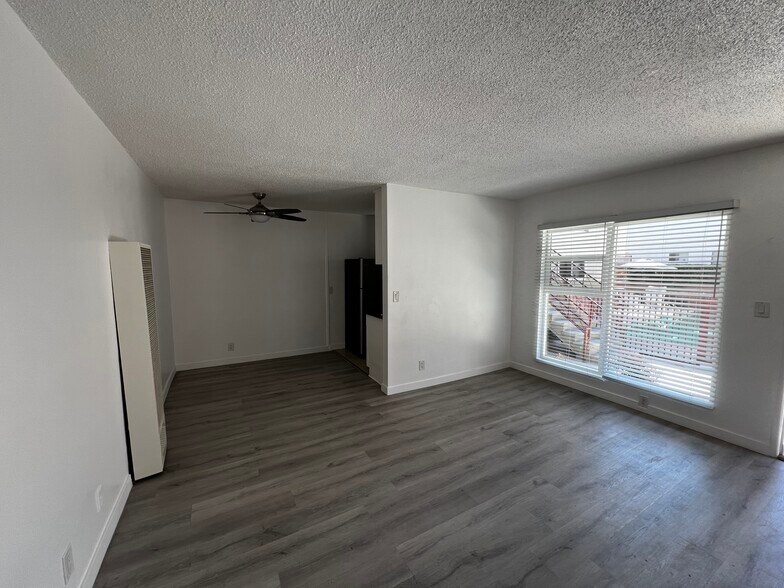 Building Photo - 940 S Venice Blvd