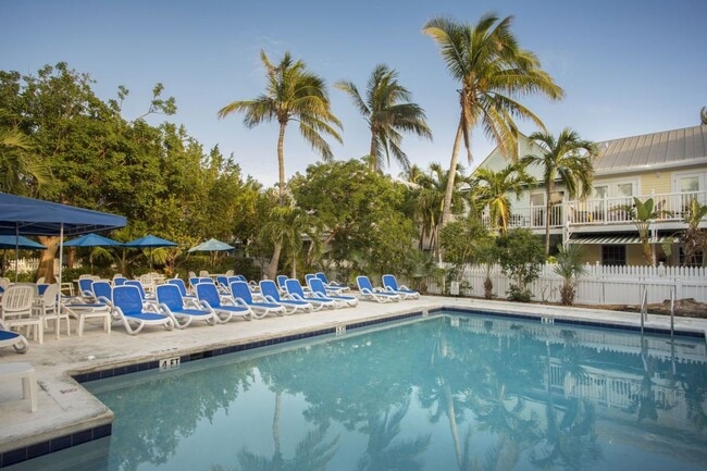 Building Photo - Rare Summer-Fall Rental Opportunity in the...