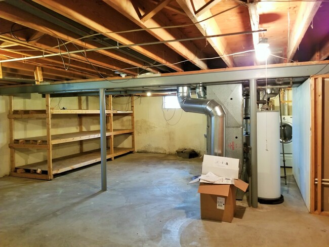 Building Photo - FRESH Paint!  Sprawling, Hurstbourne Ranch with Basement!  3 Bedrooms, 3 Full Baths, Hardwood Flo...