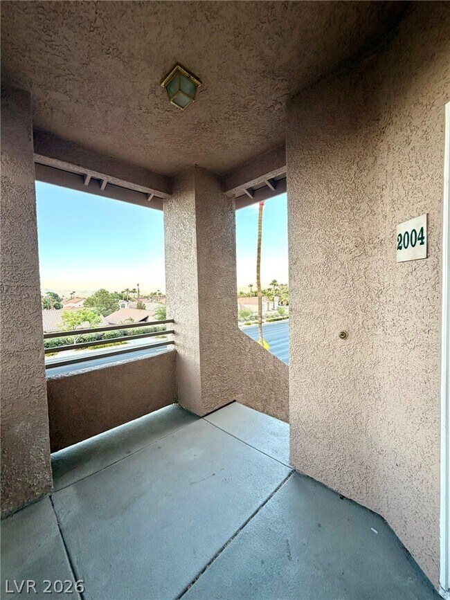 Building Photo - 9901 Trailwood Dr