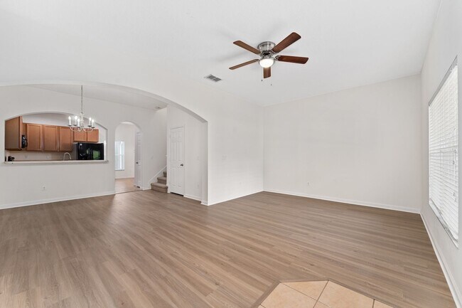 Building Photo - Nice 3/2.5 Townhouse in Enclave at Moss Pa...