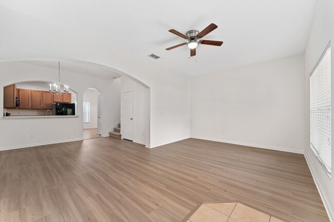 Building Photo - Nice 3/2.5 Townhouse with 2-Car Garage in ...