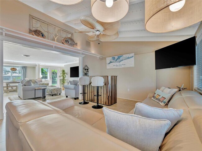 Building Photo - 10432 Sandpiper Rd W