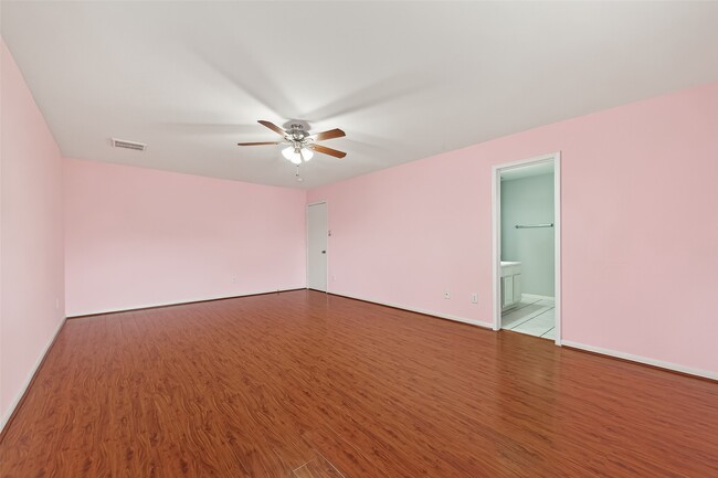 Building Photo - 8427 Brickhaven Ln