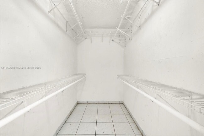 Building Photo - 7435 SW 34th St