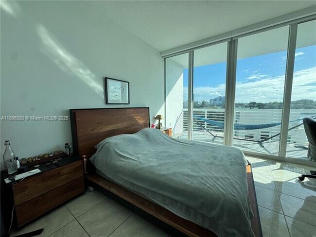 Primary Photo - 6580 Indian Creek Dr