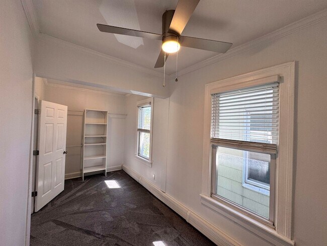 Building Photo - 24 Pamrapo Ave