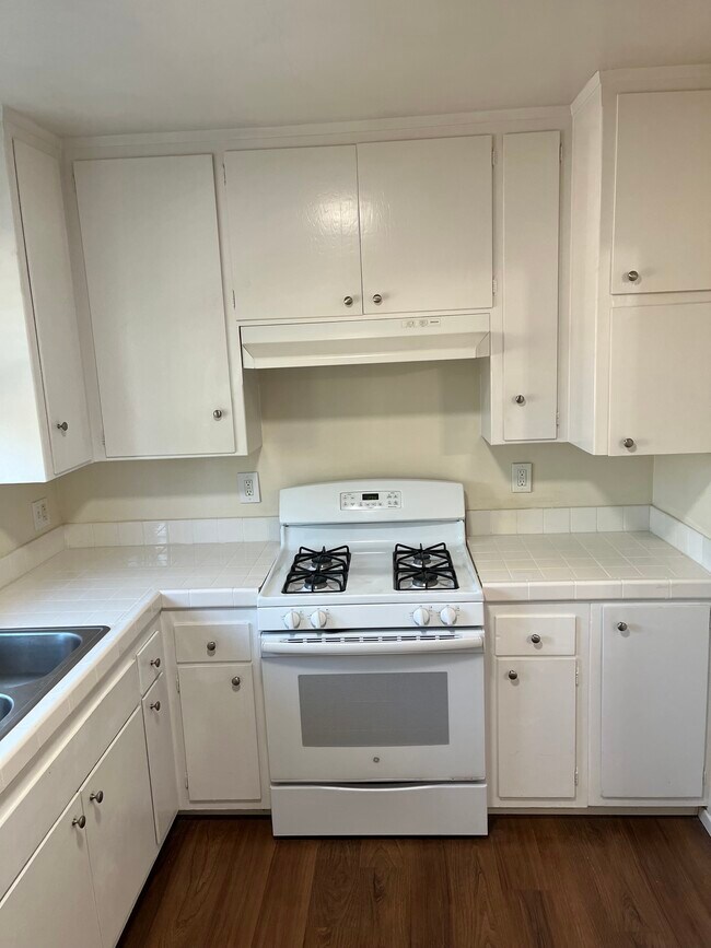 Building Photo - 11052 Culver Blvd