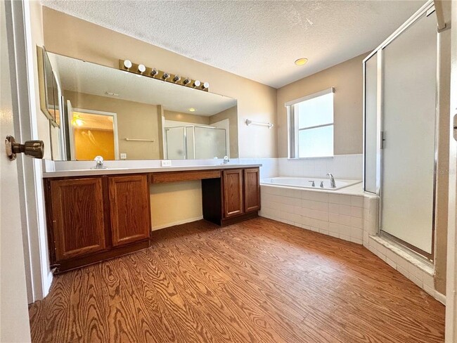 Building Photo - 305 Sterling Lake Dr