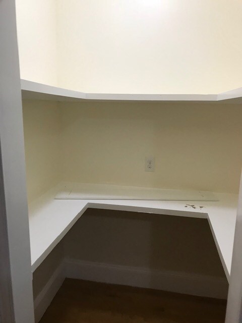 Building Photo - 14 Schiller St