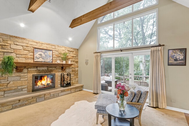 Building Photo - 985 Chapel Ct N