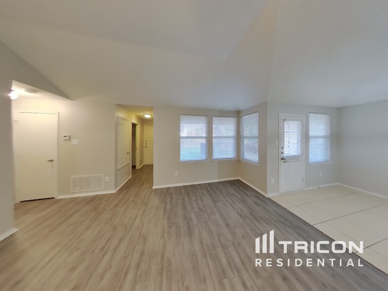 Building Photo - 1504 Redman Dr