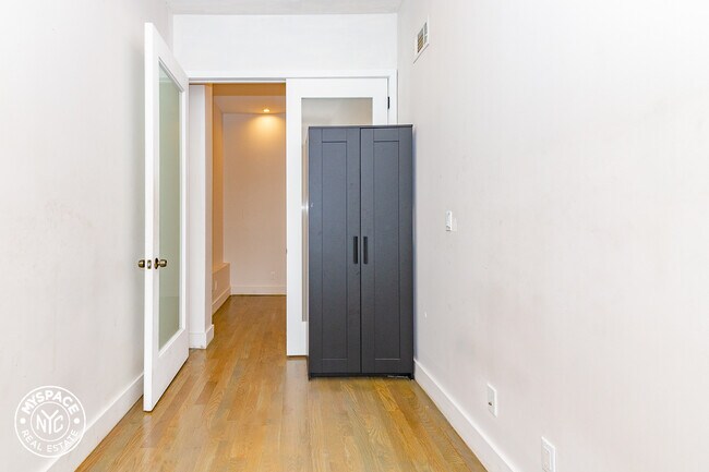 Building Photo - 1582 Prospect Pl