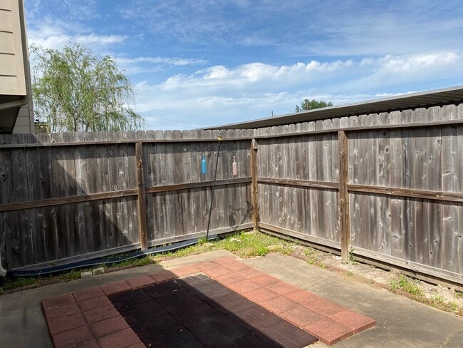 Building Photo - 6604 Montauk Dr