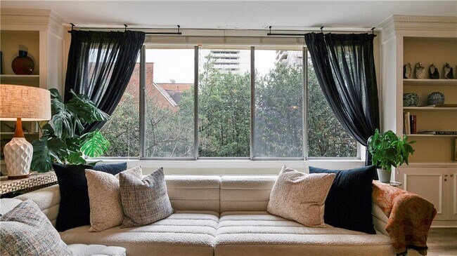 Building Photo - 2637 Peachtree Rd NE