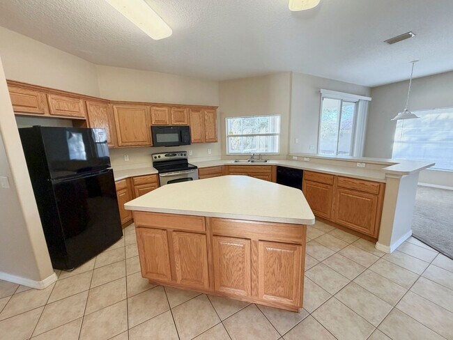Building Photo - 72 Bickford Dr