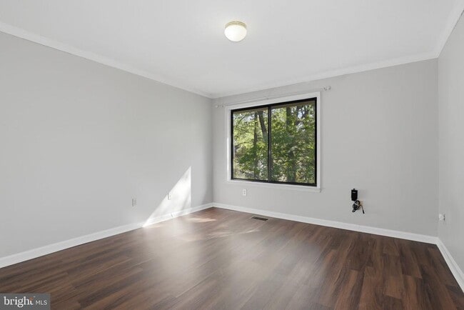 Building Photo - 2369 Southgate Square