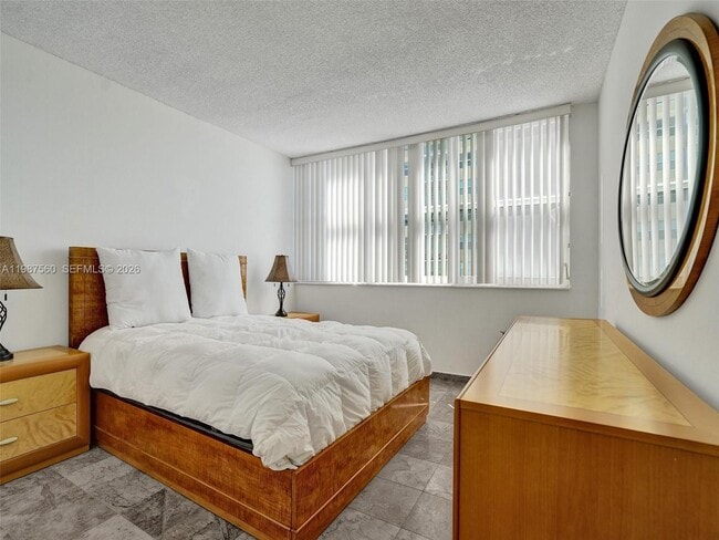 Building Photo - 1400 S Ocean Dr