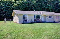 Building Photo - Wilson Duplex