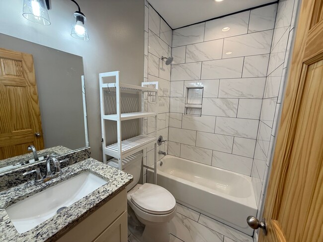 Building Photo - 33 Breckenridge Cv