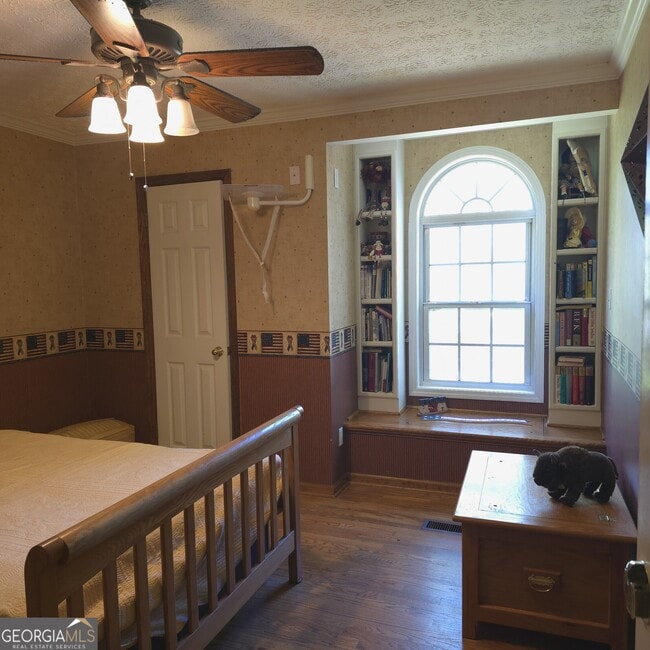 Building Photo - 3666 Lakewood Ct