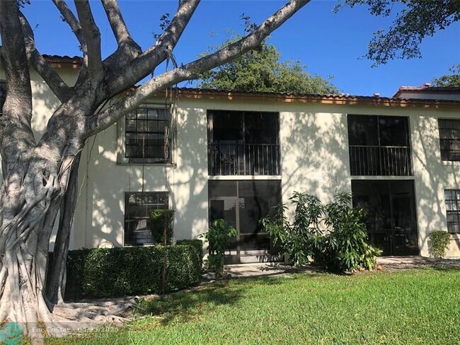 Building Photo - 2950 Olivewood Terrace