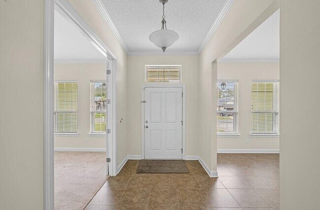 Building Photo - 79665 Plummer's Creek Dr