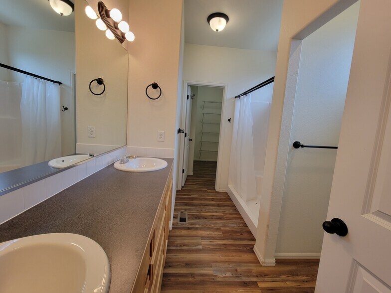 Building Photo - 2501 Bar Harbor Dr