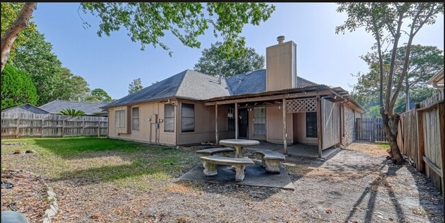 Building Photo - 9803 Knights Dr