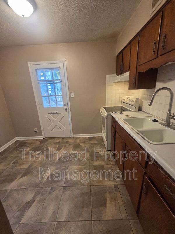 Building Photo - 13121 6 St