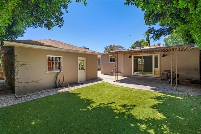Building Photo - Charming Updated 2-Bedroom Van Nuys Home w...
