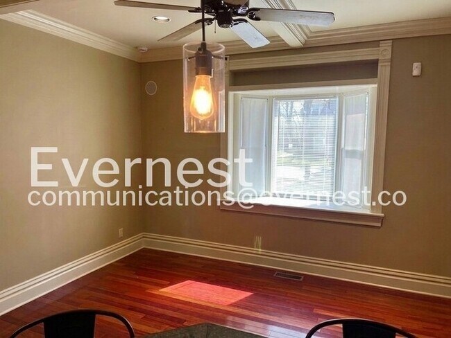 Building Photo - 112 Hanford St