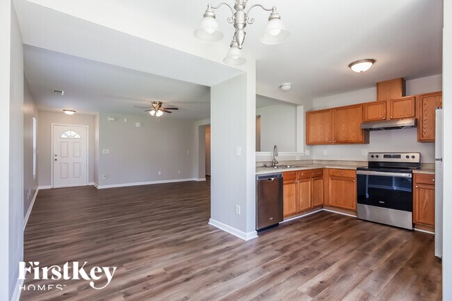 Building Photo - 2826 Cartesian Dr