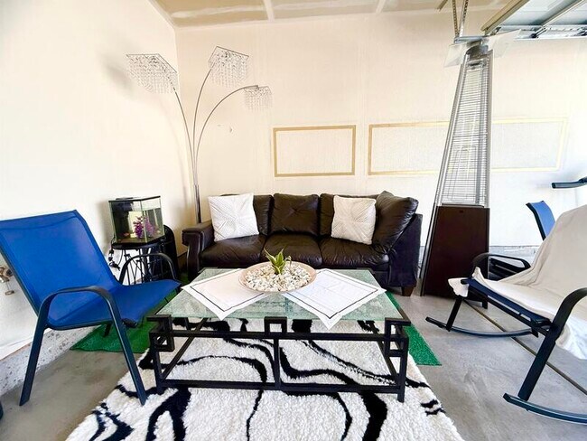 Building Photo - 6686 W Leander Dr