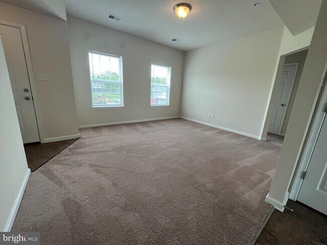 Building Photo - 103 Goods Wy