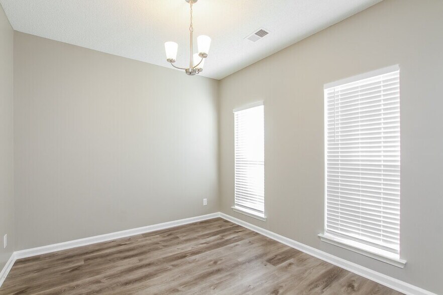 Building Photo - 226 Everett Park Dr