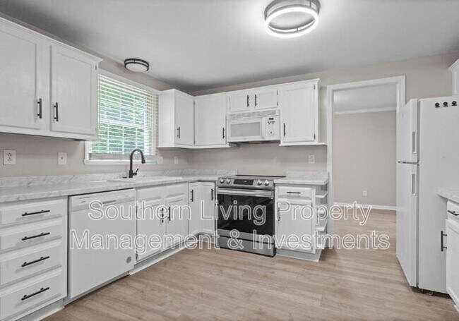 Building Photo - 7016 Wannamaker Ln